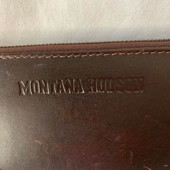 Montana Hudson 100% nubuck leather zip around wallet - Picture 2 of 6